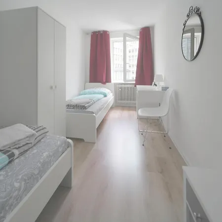 Schoenes Helles Zimmer Direkt In Frankfurt City Nr 301 * Frankfurt am Main
