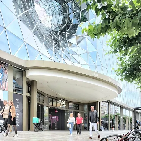 Schoenes Helles Direkt In Frankfurt Nr 301 *