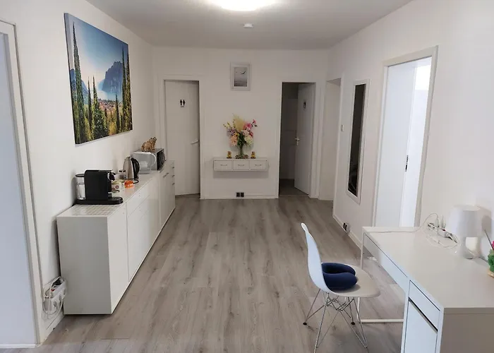 Schoenes Helles Direkt In Frankfurt Nr 301 Pensjonat *