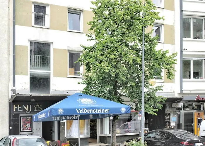 Schoenes Helles Direkt In Frankfurt Nr 301 Konukevi