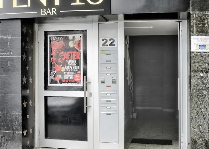 Schoenes Helles Direkt In Frankfurt Nr 301 Konukevi